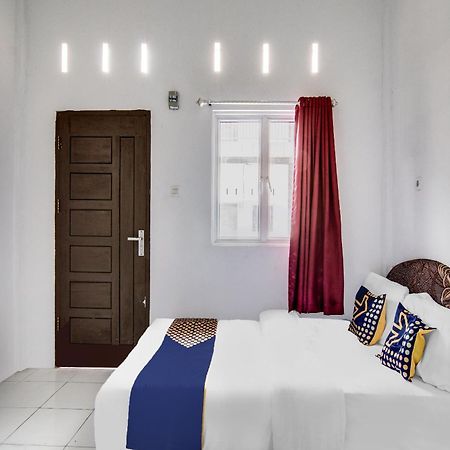 Spot On 91858 Raja Homestay Syariah Pekanbaru Zewnętrze zdjęcie
