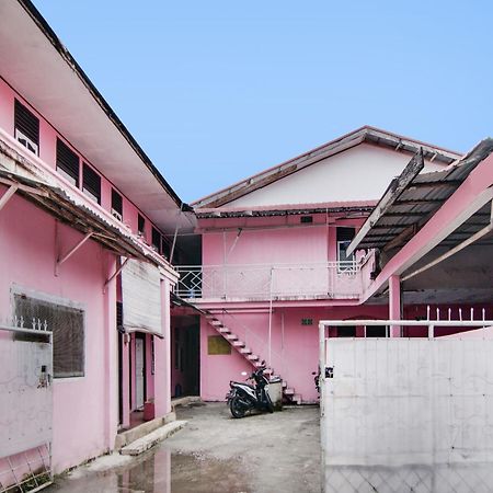 Spot On 91858 Raja Homestay Syariah Pekanbaru Zewnętrze zdjęcie