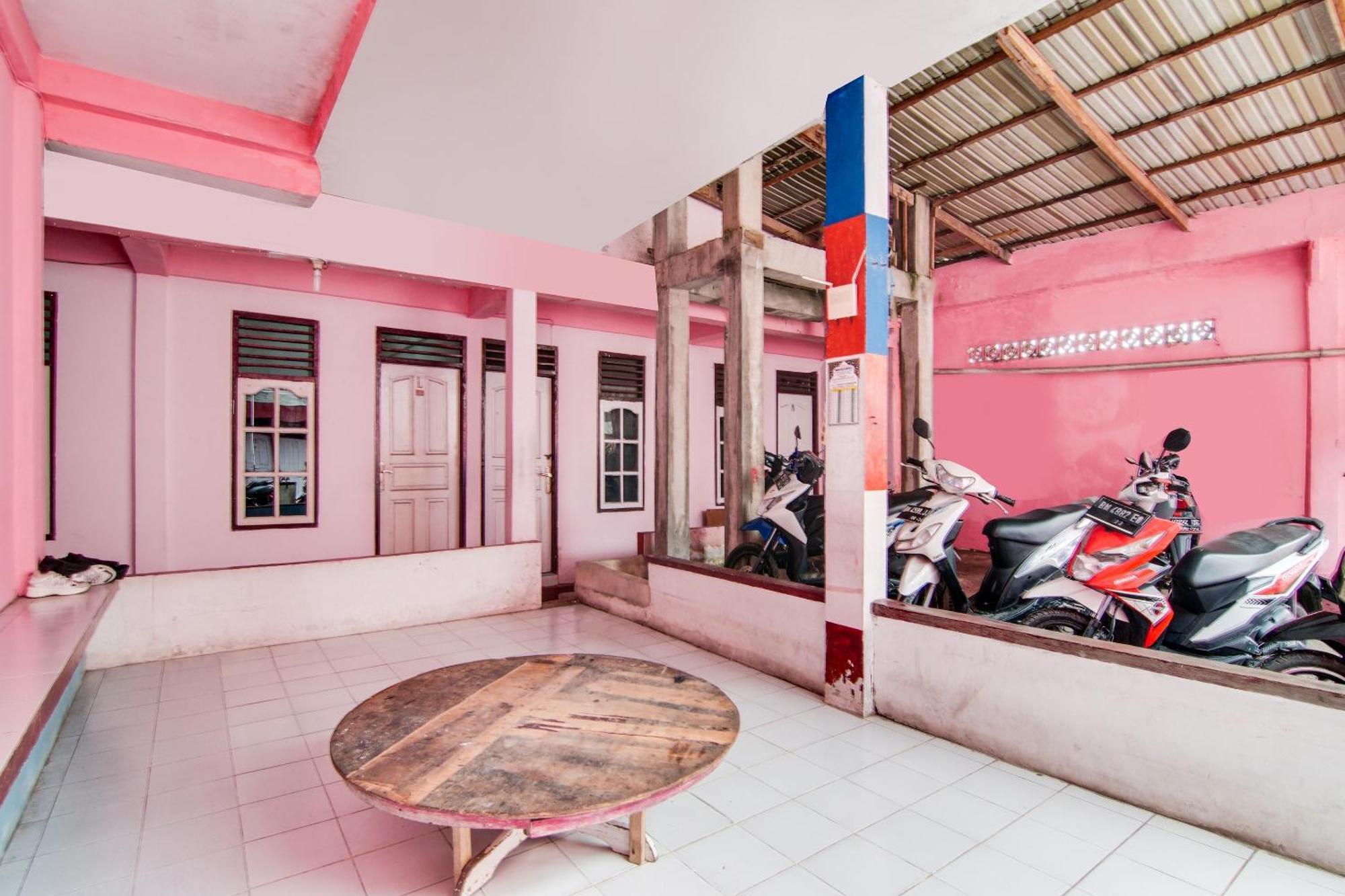 Spot On 91858 Raja Homestay Syariah Pekanbaru Zewnętrze zdjęcie