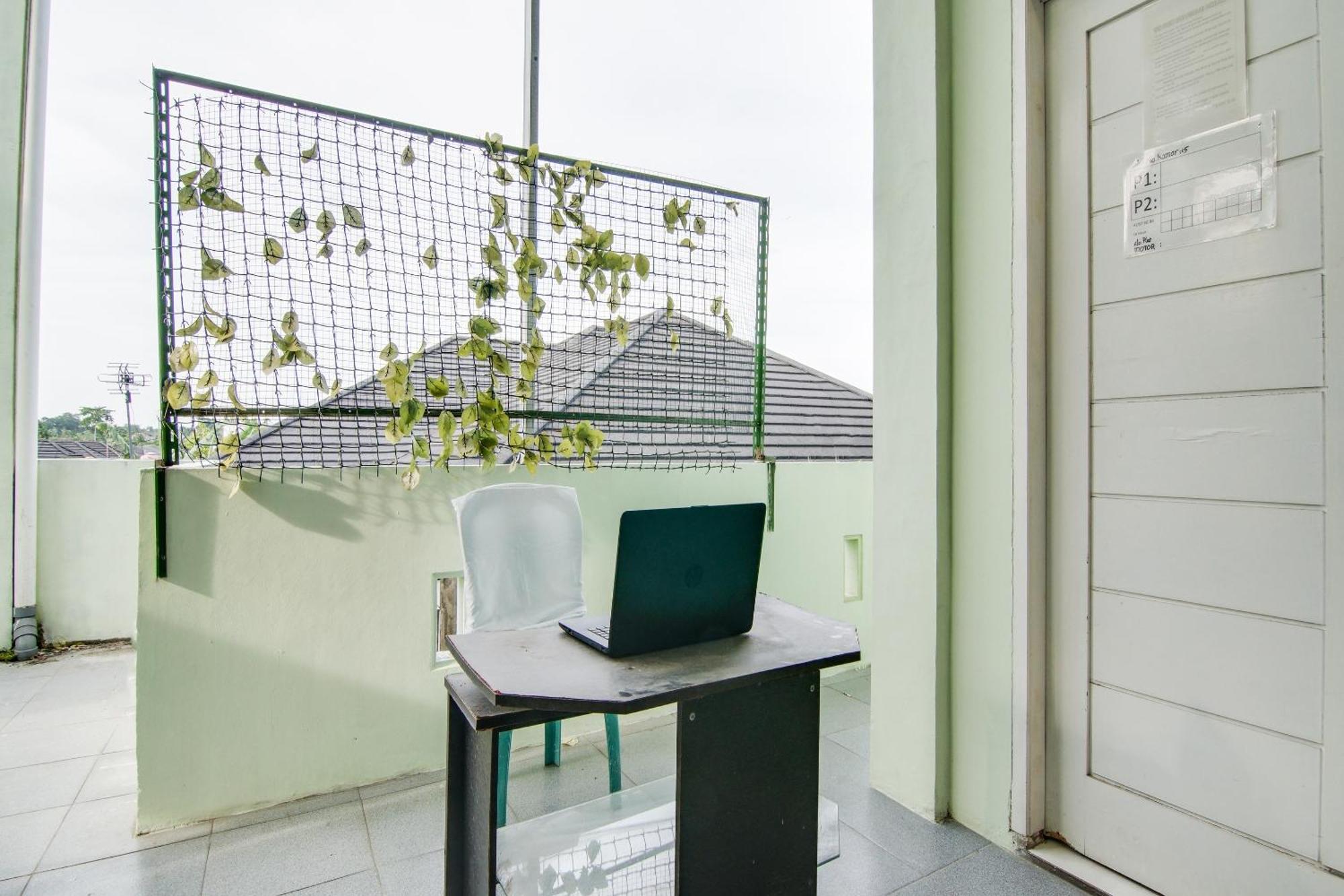 Spot On 91858 Raja Homestay Syariah Pekanbaru Zewnętrze zdjęcie
