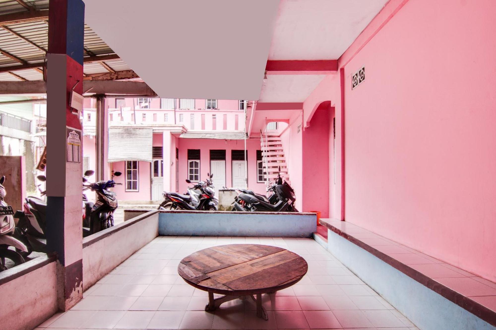Spot On 91858 Raja Homestay Syariah Pekanbaru Zewnętrze zdjęcie